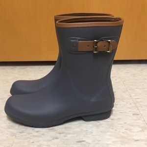 chookA rain boots